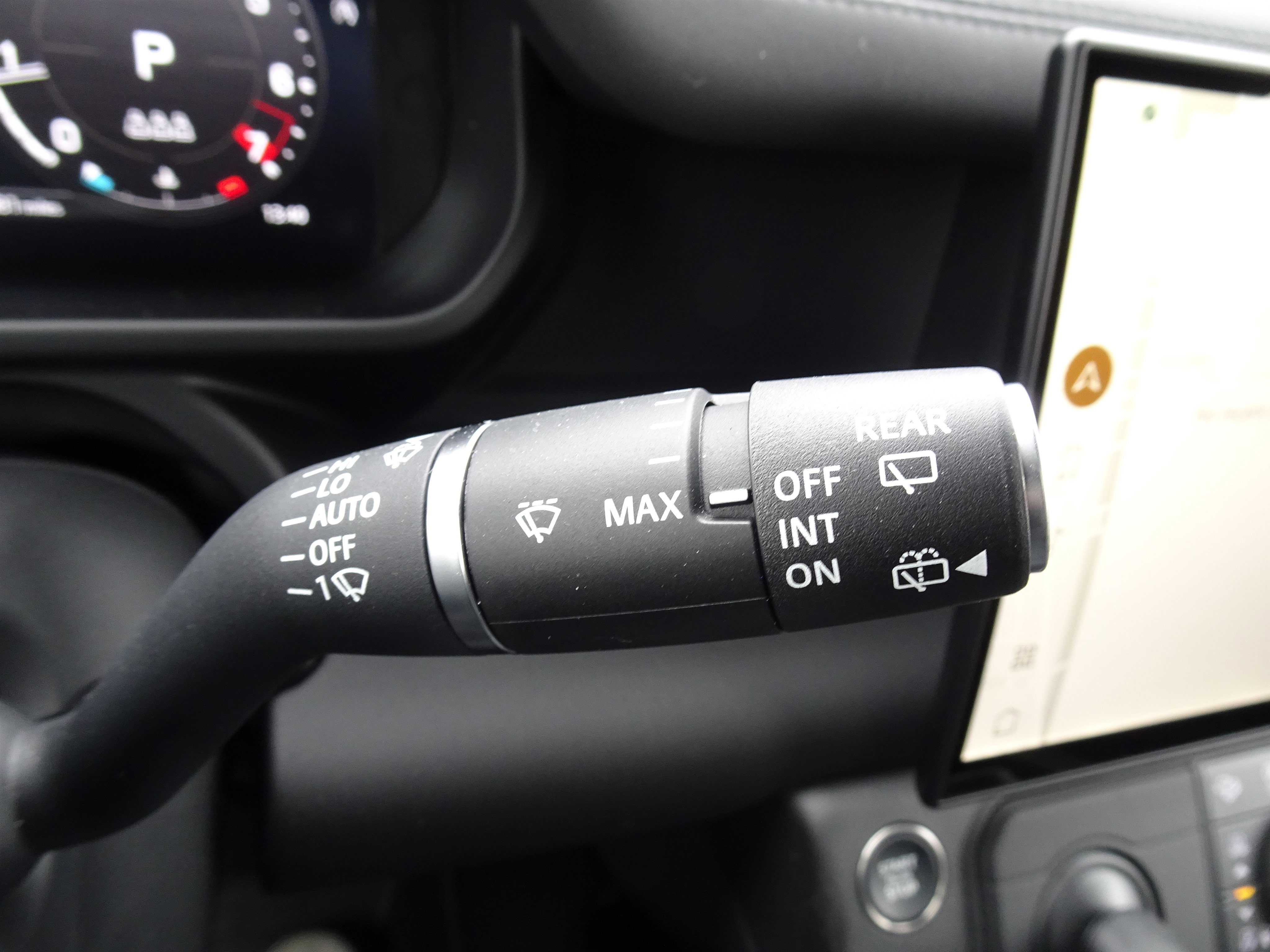 New 2026 Land Rover Defender 110 X-Dynamic SE AWD/4WD image 31