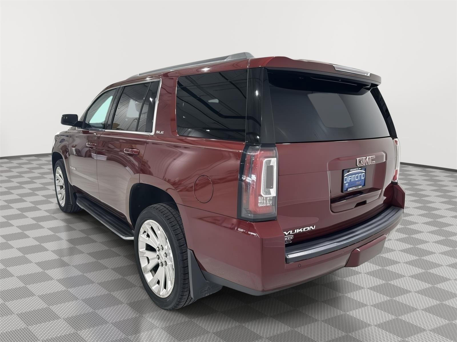 Used 2016 GMC Yukon SLE w/ Convenience Package AWD/4WD image 3
