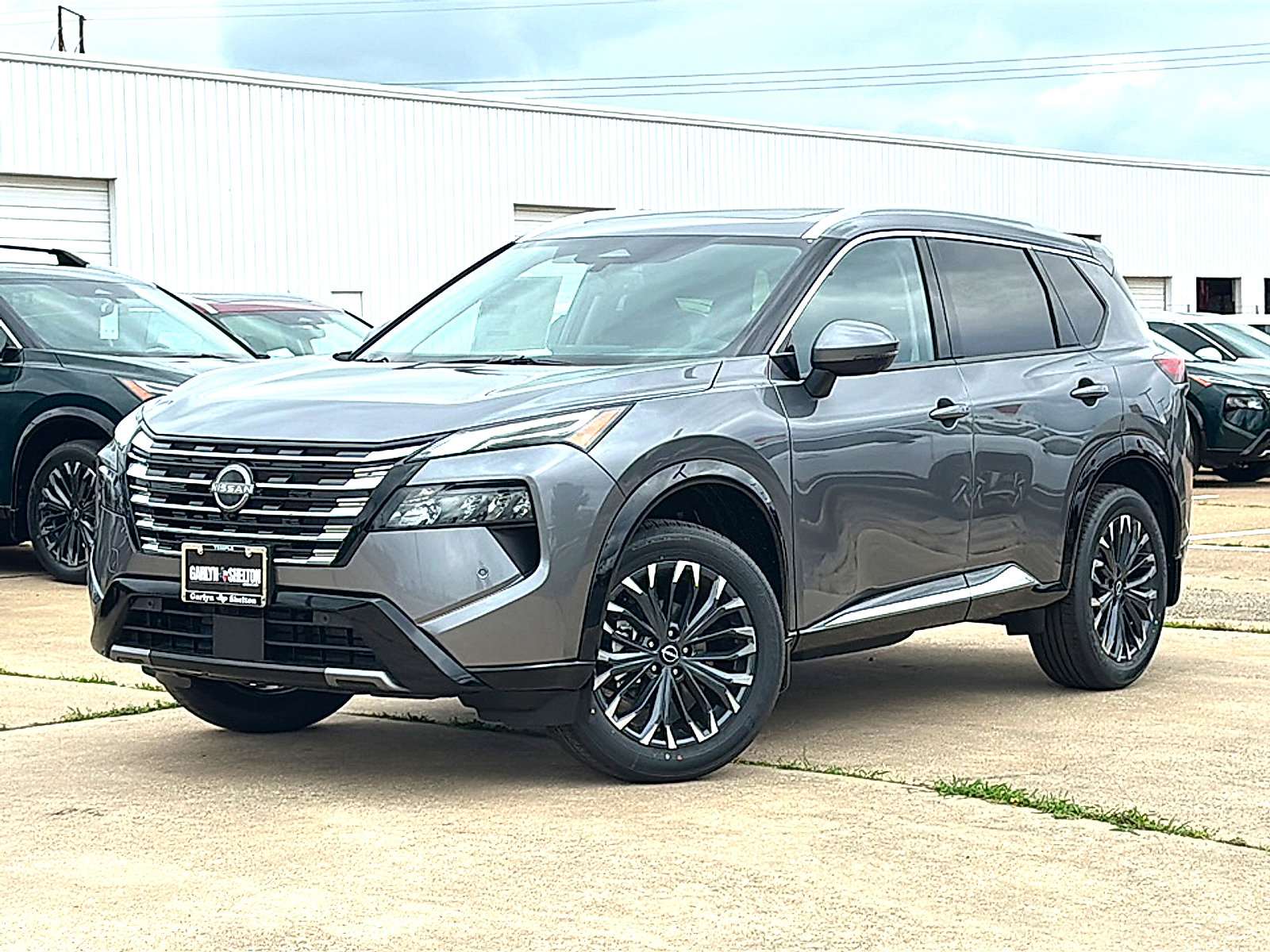 New 2026 Nissan Rogue Platinum w/ Platinum Premium Package AWD/4WD image 2