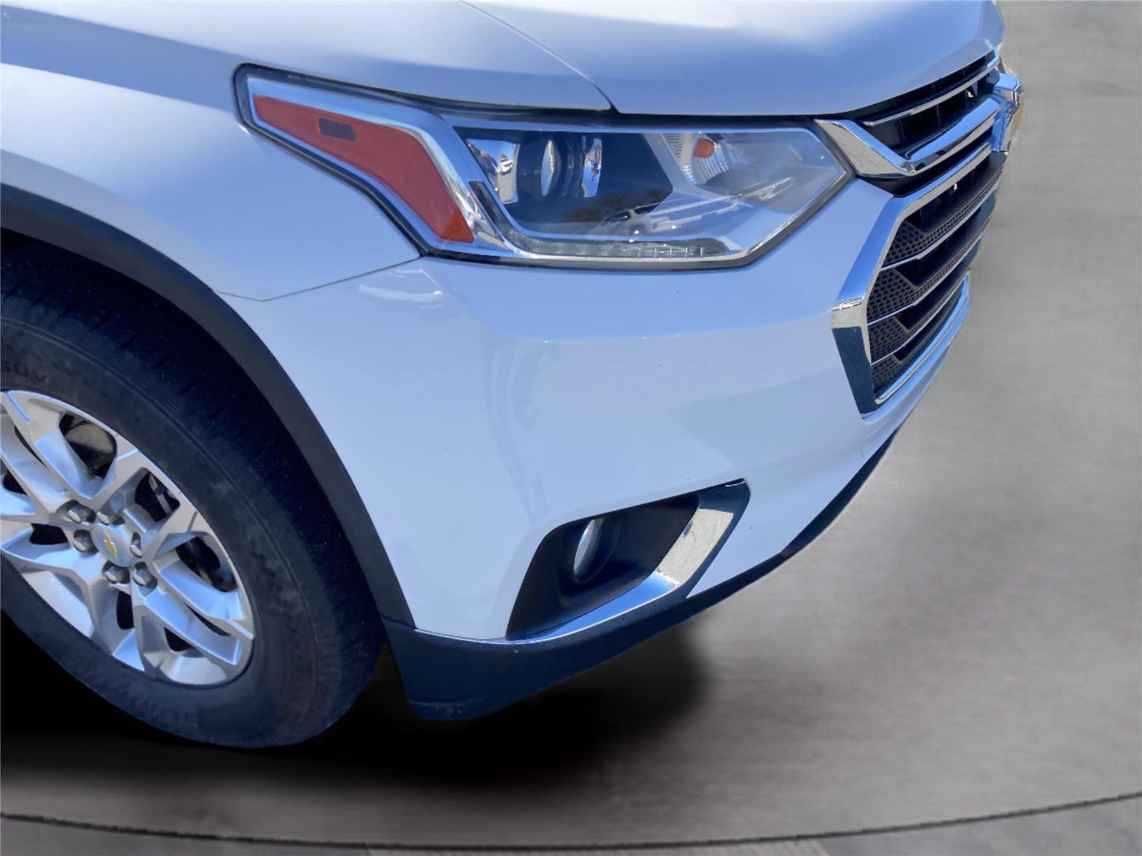 Used 2020 Chevrolet Traverse LT image 35