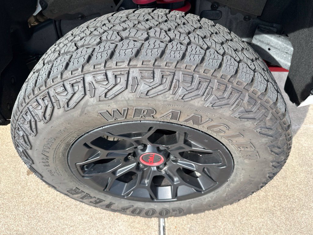 Used 2025 Toyota Tacoma TRD Pro AWD/4WD image 9