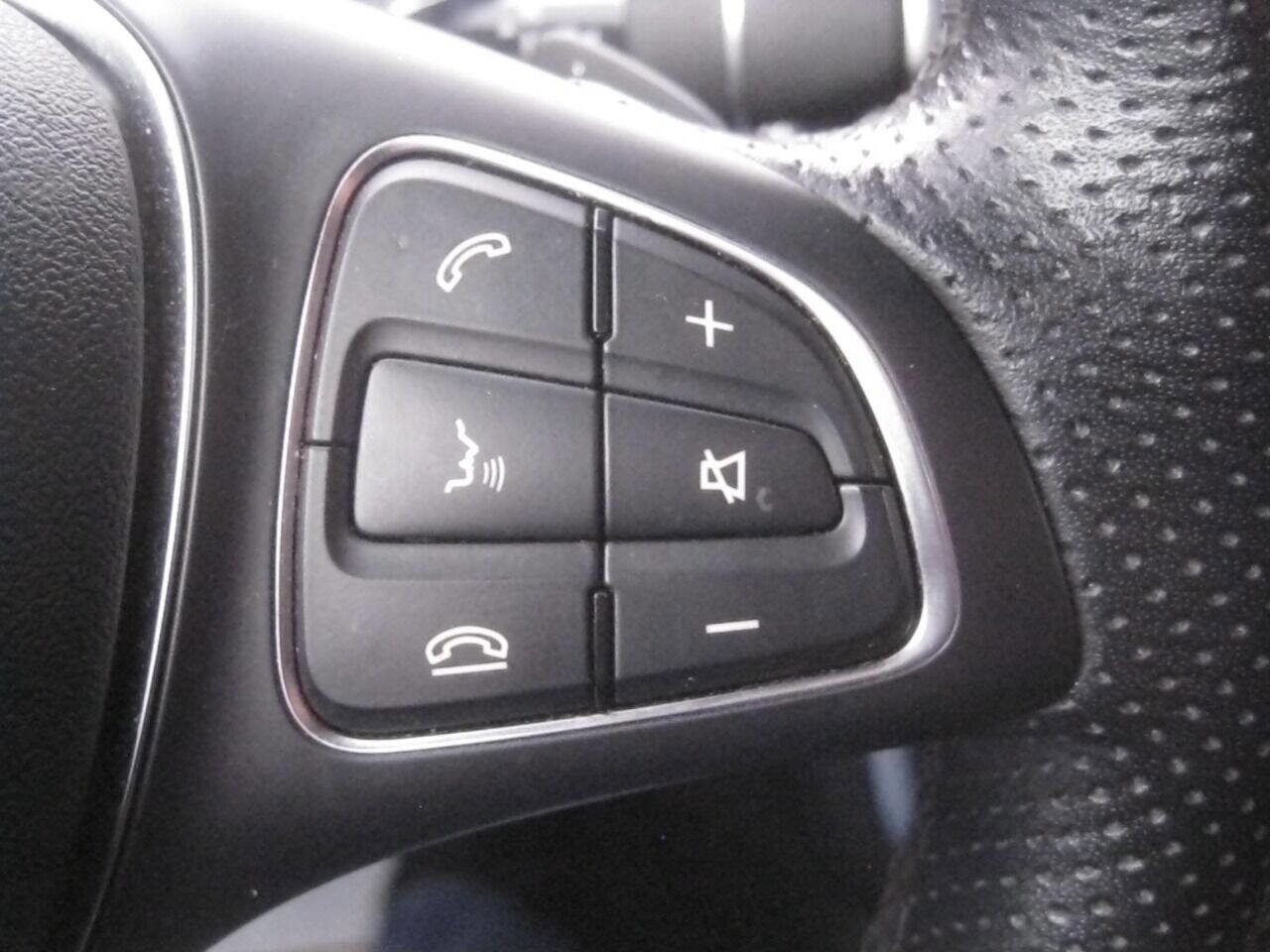 Used 2019 Mercedes-Benz GLA 250 4MATIC image 25