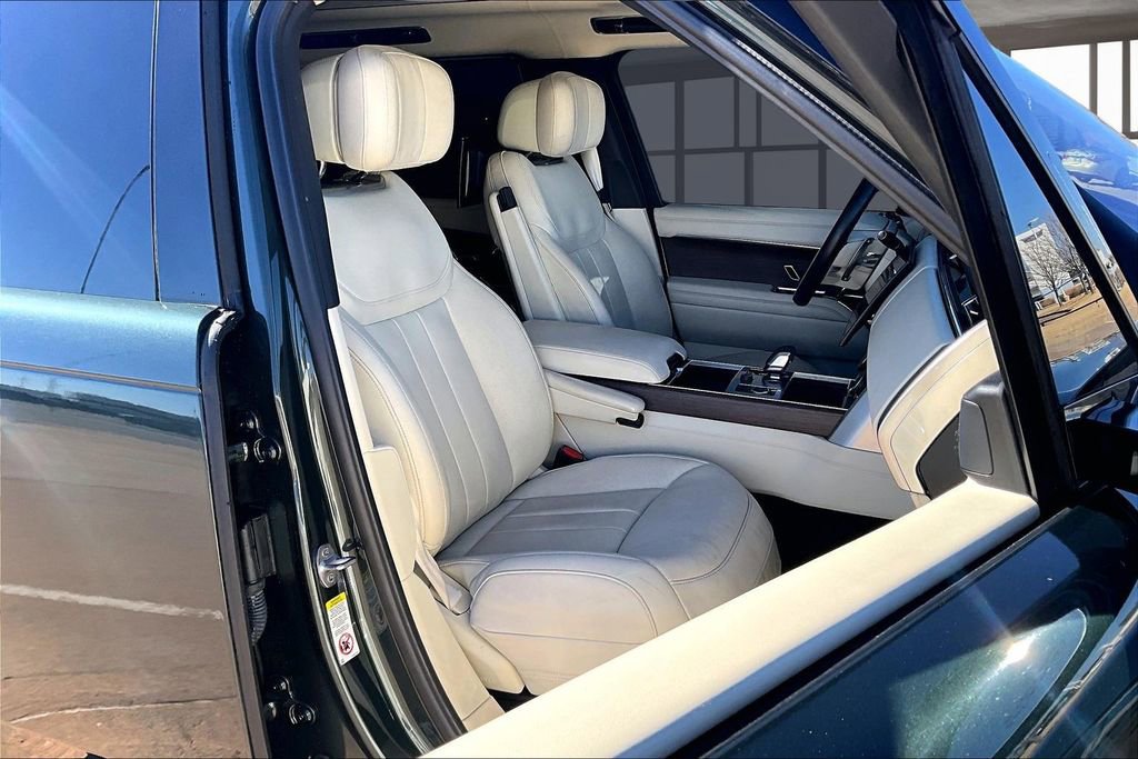 Used 2023 Land Rover Range Rover Autobiography image 7