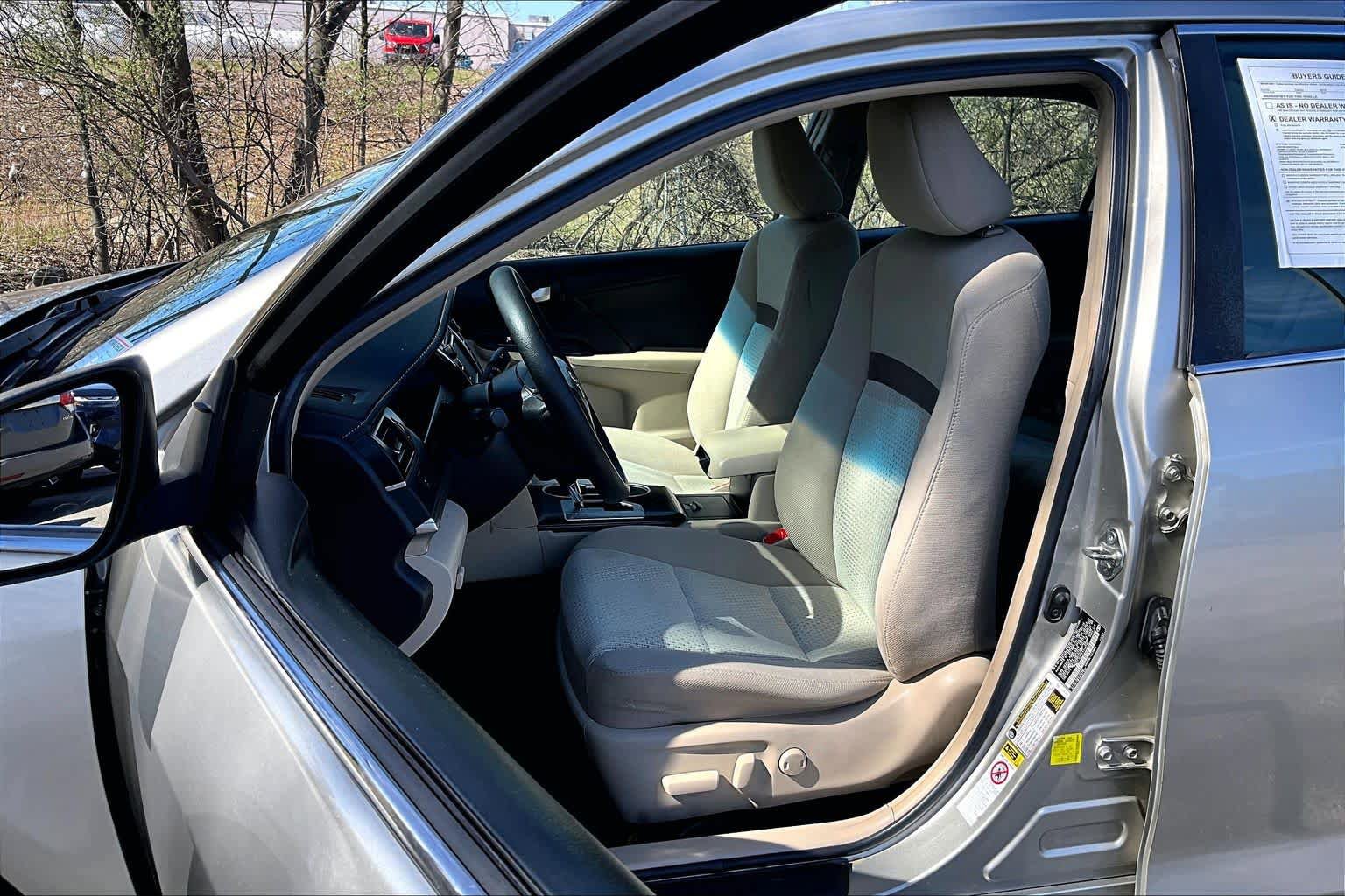Used 2014 Toyota Camry LE FWD image 9