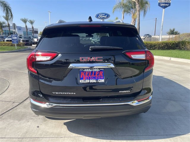Used 2024 GMC Terrain SLT image 7