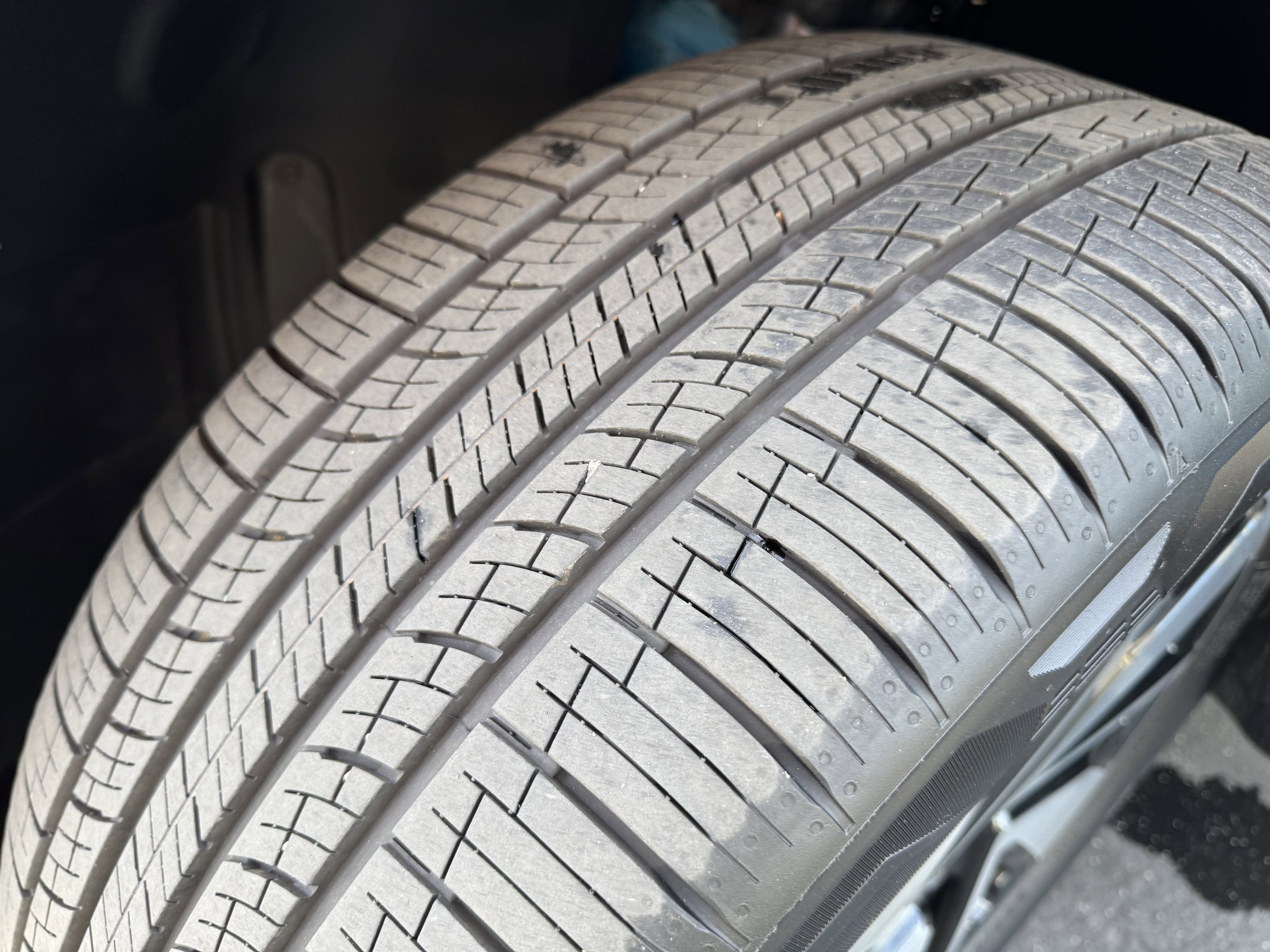 Certified 2025 Volkswagen Atlas SE image 13