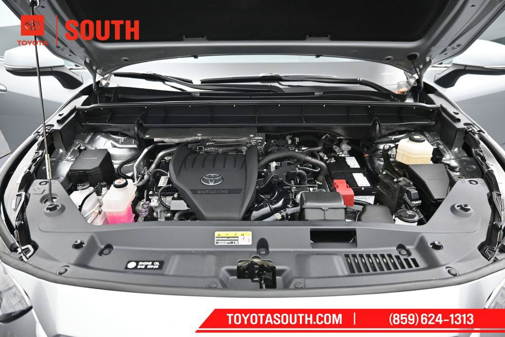 Used 2023 Toyota Highlander XLE AWD/4WD image 38