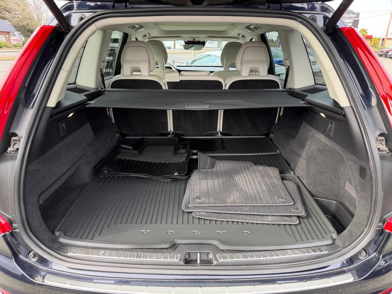 Used 2016 Volvo XC90 T5 Momentum AWD/4WD image 8
