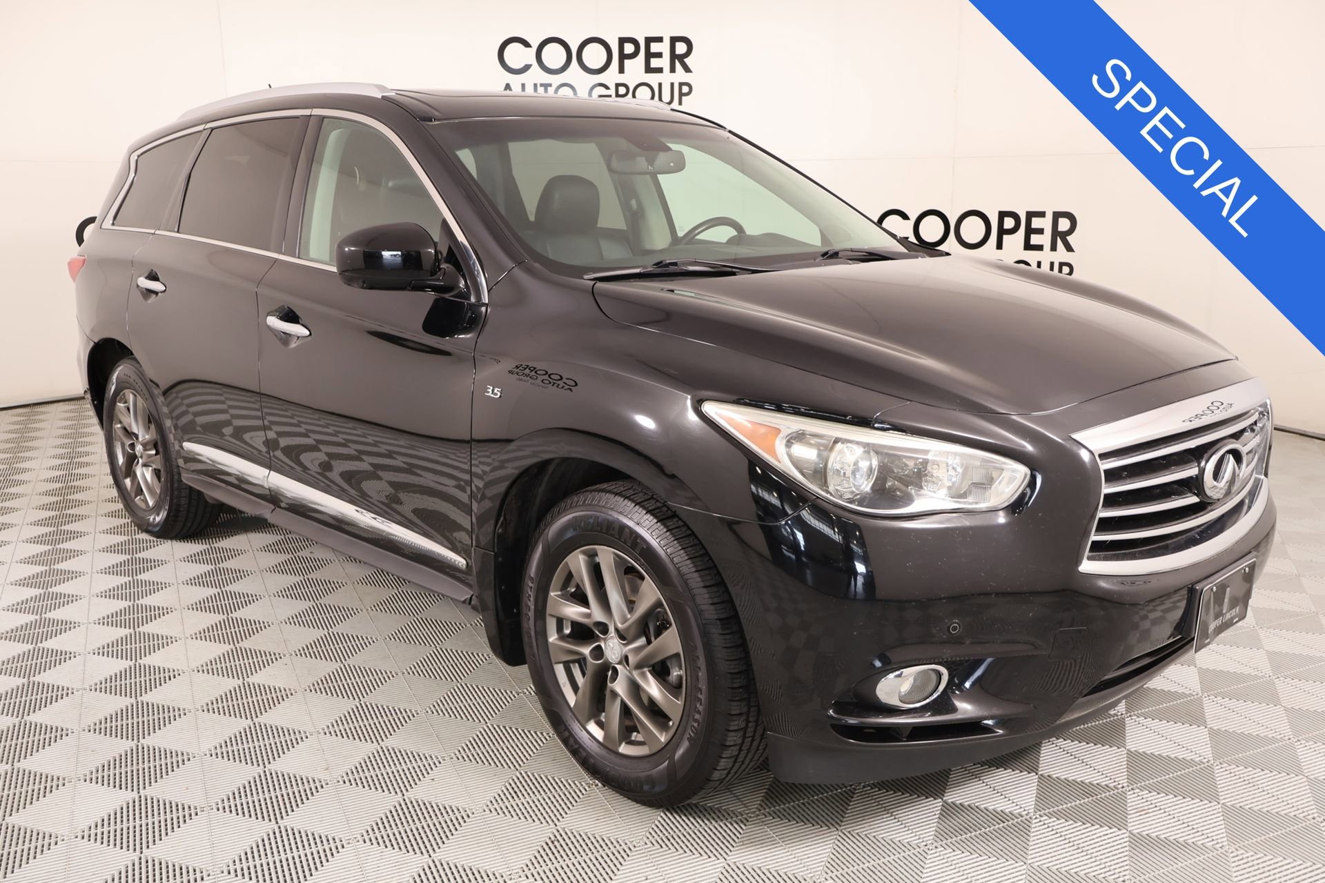 Used 2015 INFINITI QX60 AWD w/ Premium Plus Package image 1