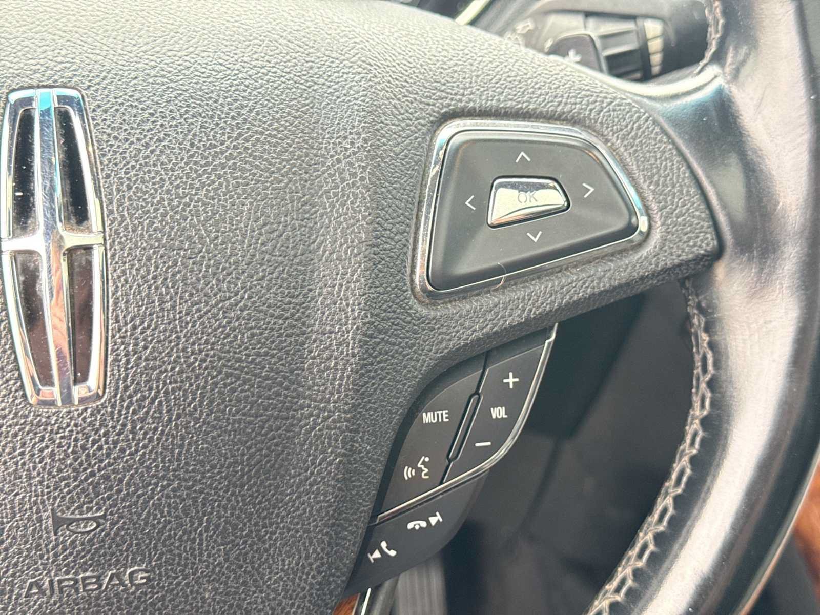 Used 2016 Lincoln MKX Reserve w/ Climate Package AWD/4WD image 24
