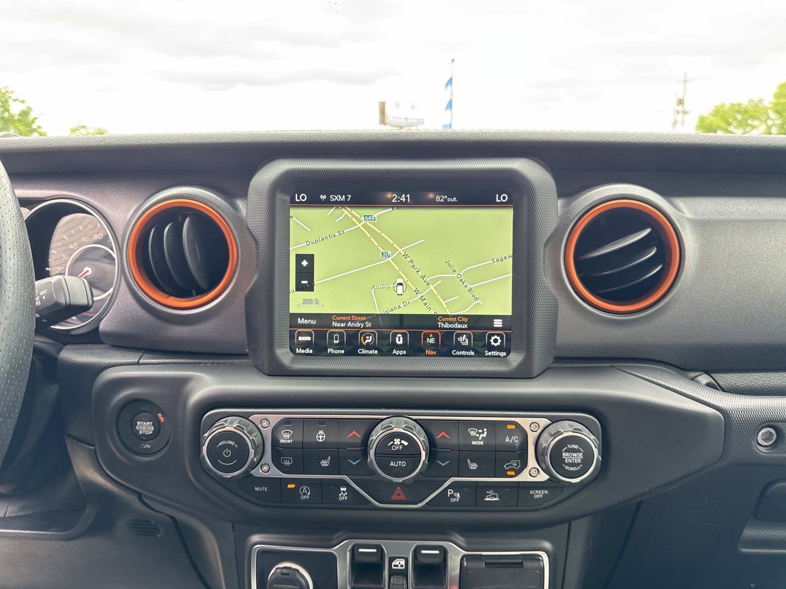 Used 2020 Jeep Gladiator Mojave AWD/4WD image 24