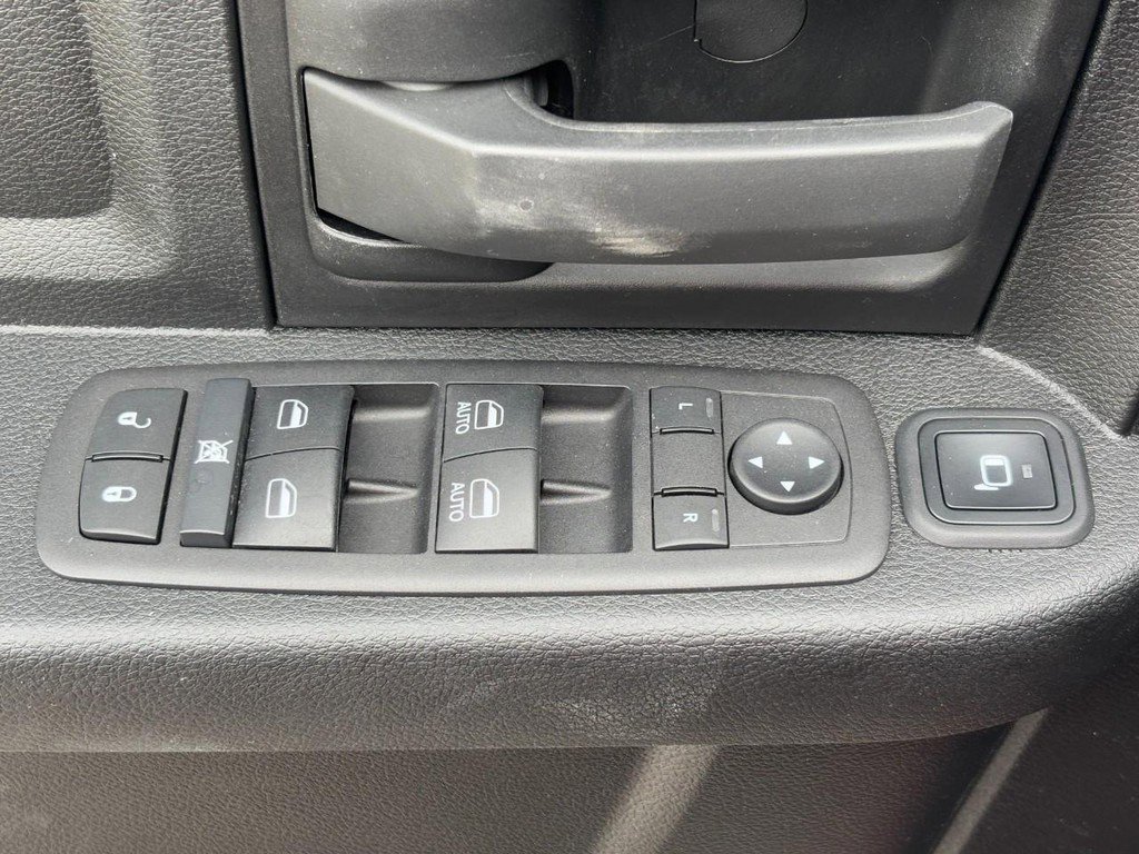 Used 2024 RAM 3500 Tradesman w/ Chrome Appearance Group image 27