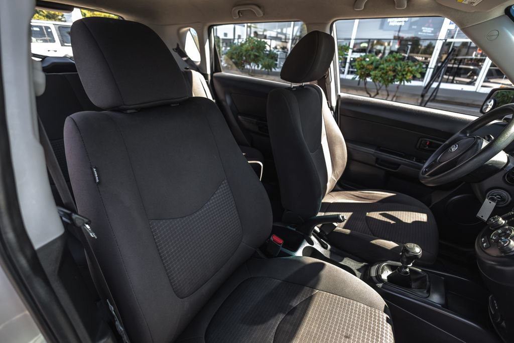 Used 2012 Kia Soul FWD image 19