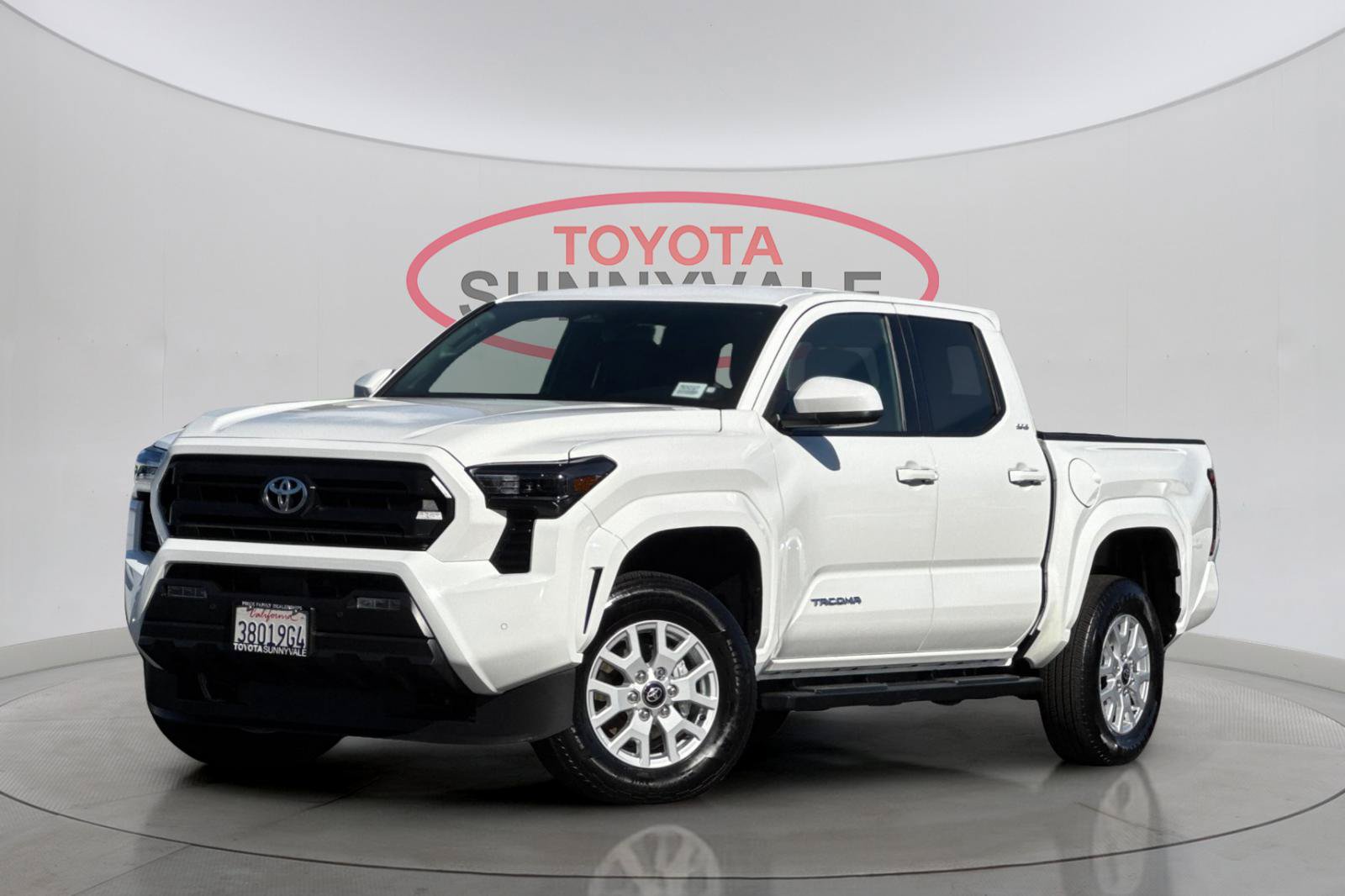 Used 2025 Toyota Tacoma SR5 w/ SR5 Upgrade Package AWD/4WD image 2