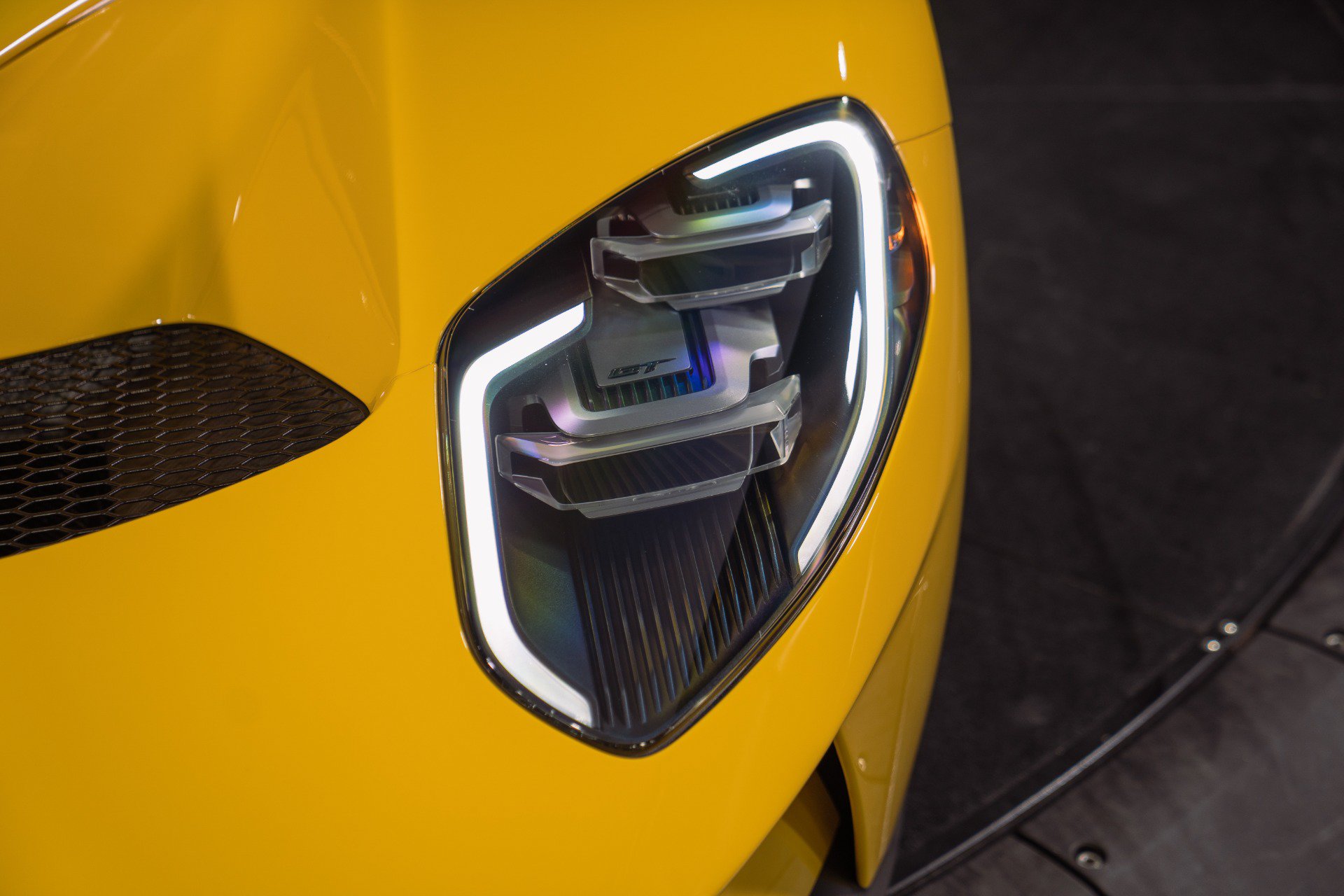 Used 2019 Ford GT RWD image 12