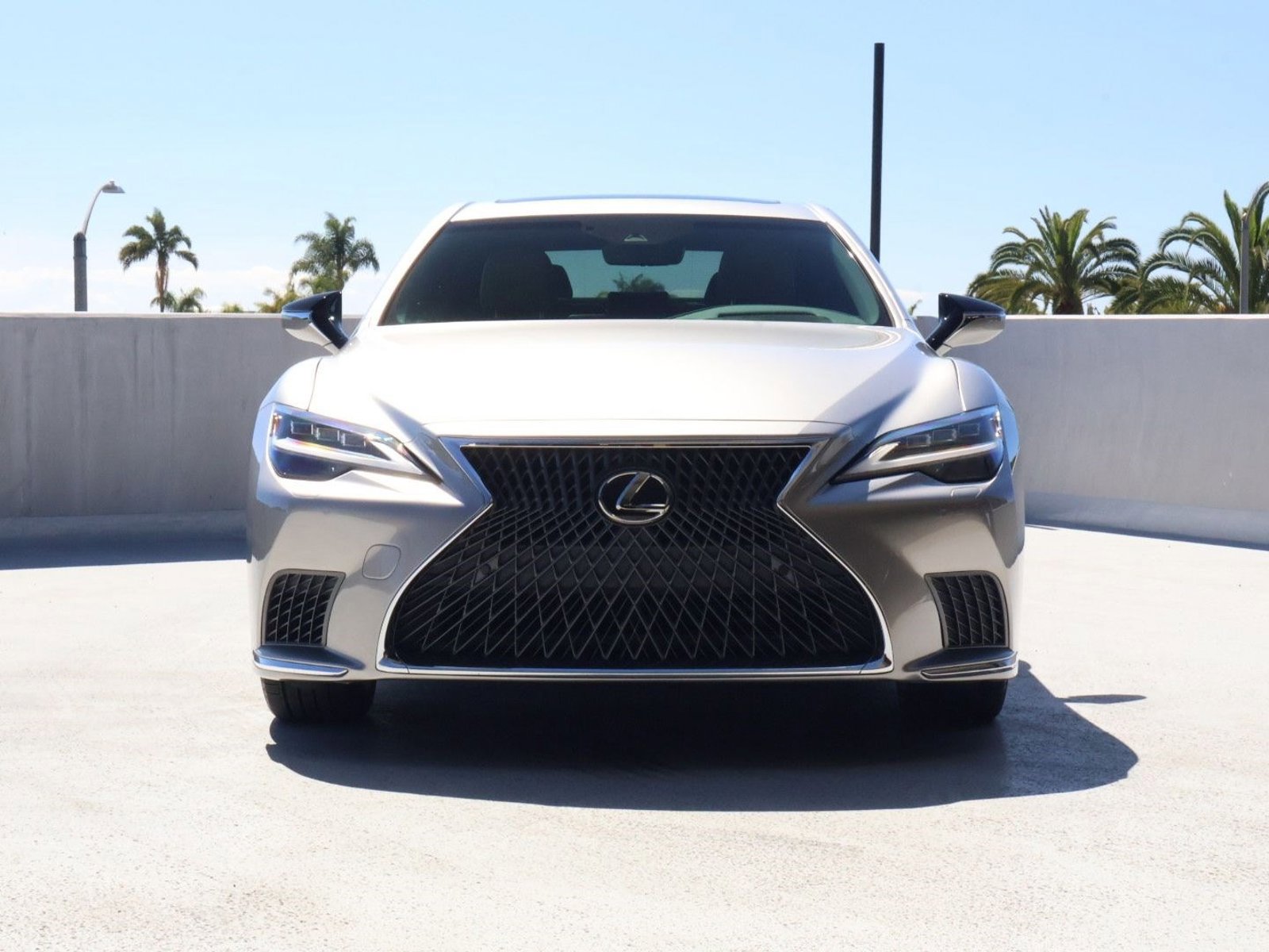 Used 2023 Lexus LS 500 w/ Accessory Package (Z2) RWD image 6