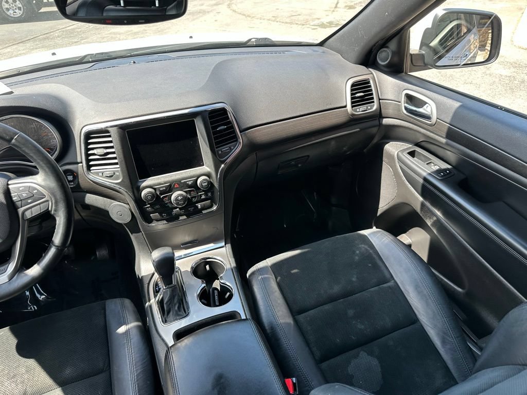 Used 2018 Jeep Grand Cherokee Altitude RWD image 29