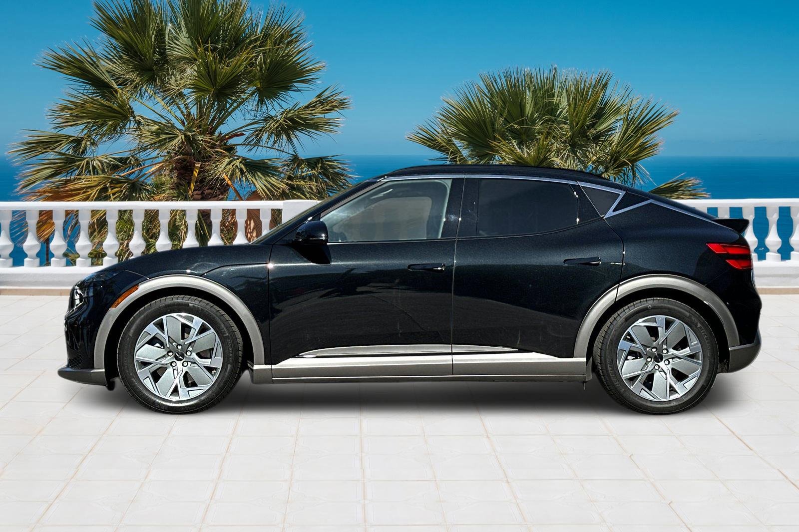 Used 2025 Genesis GV60 RWD image 8