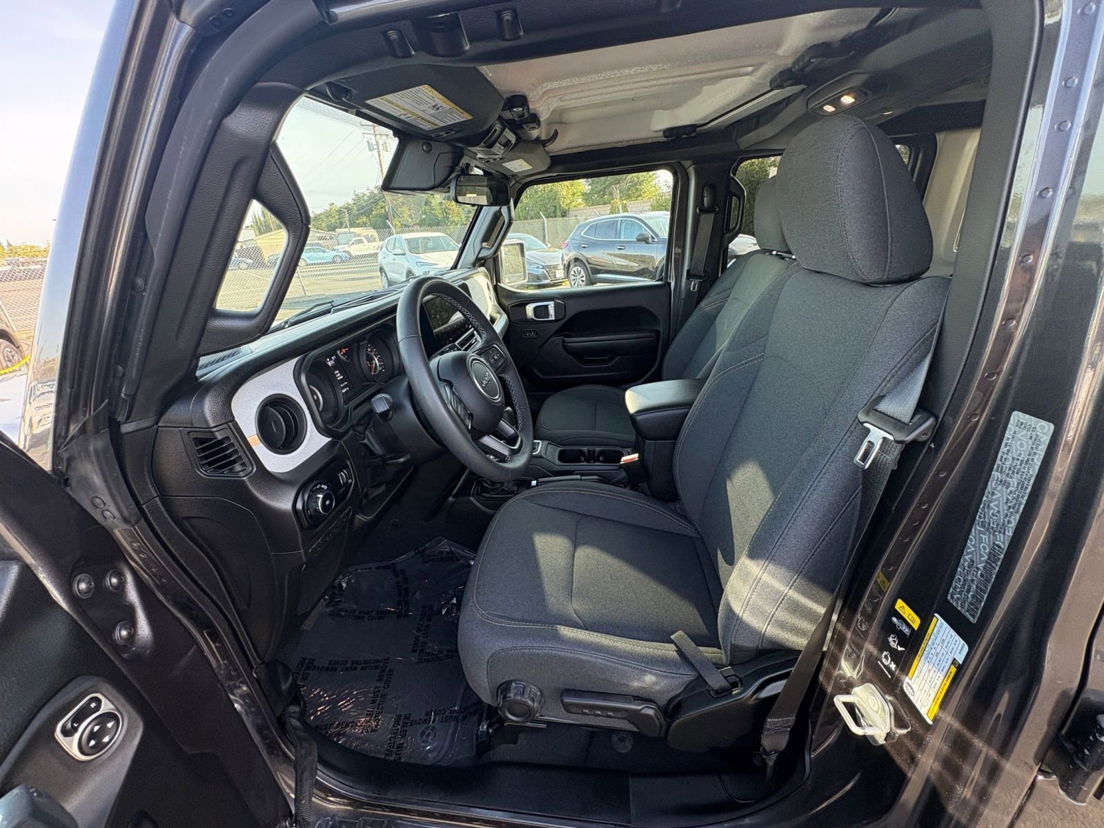 Used 2025 Jeep Wrangler Sport S AWD/4WD image 25