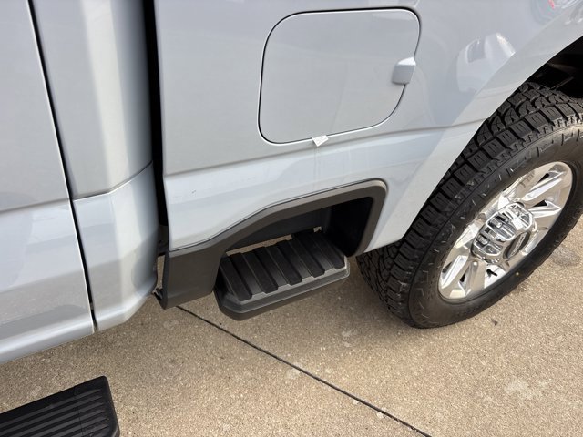 Used 2026 Ford F250 Lariat w/ FX4 Off-Road Package image 16