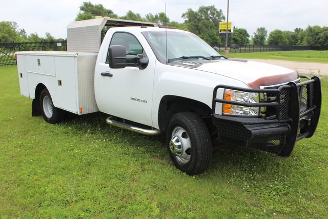Used 2011 Chevrolet Silverado 3500 W/T AWD/4WD image 4