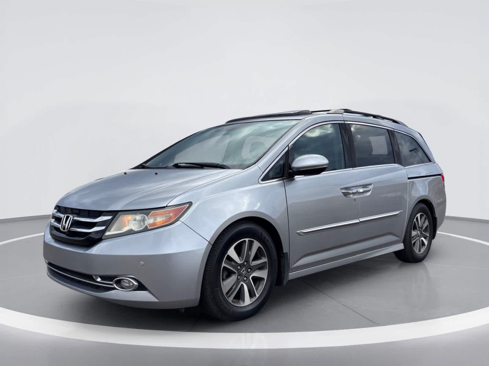 Used 2016 Honda Odyssey Touring Elite image 2