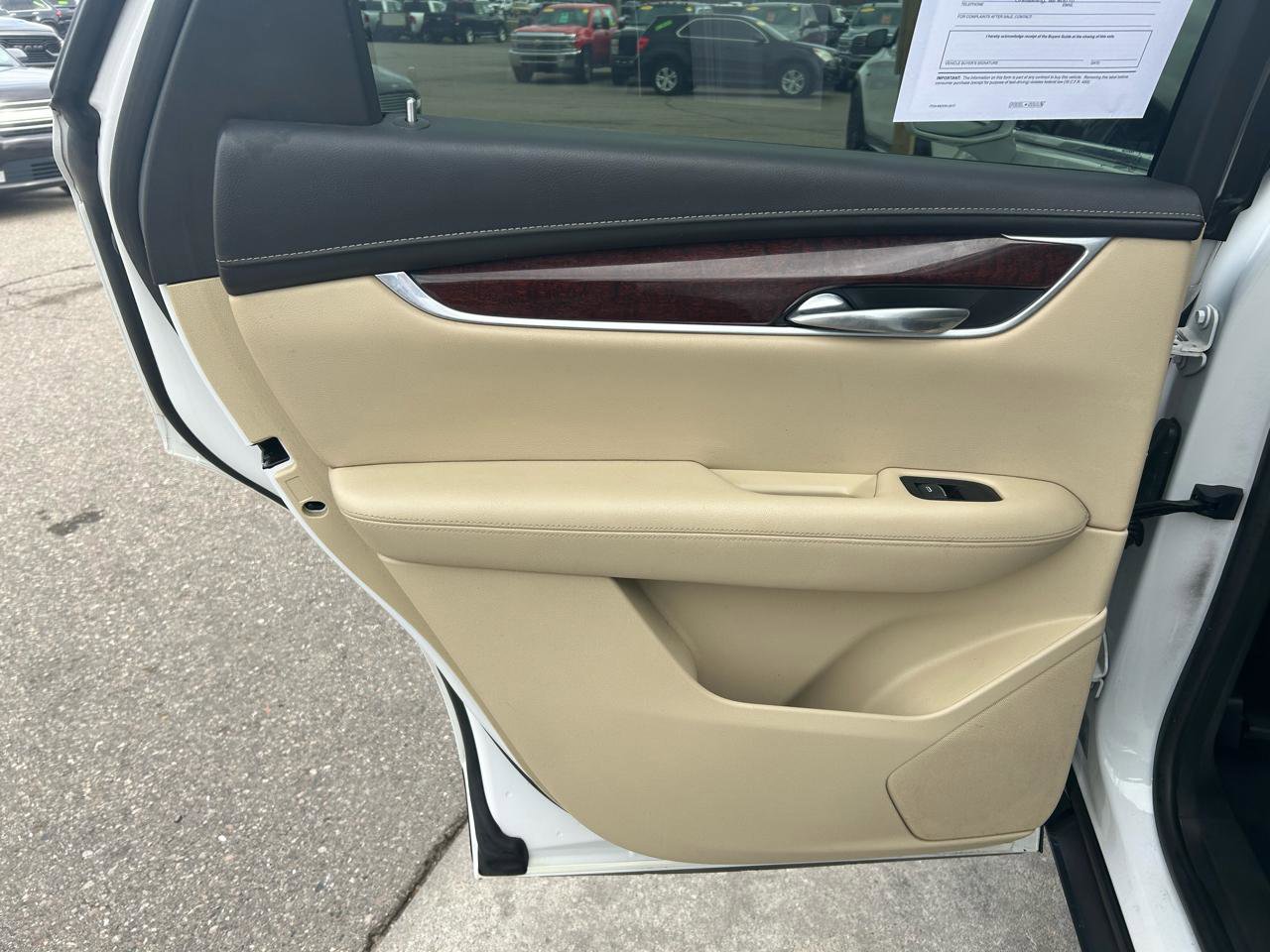 Used 2017 Cadillac XT5 Luxury w/ LPO, Wheel Lock Package image 13