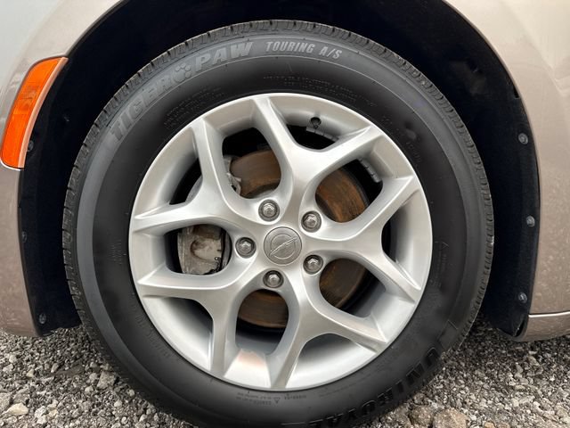 Used 2017 Chrysler Pacifica Touring-L Plus w/ Tire & Wheel Group FWD image 28