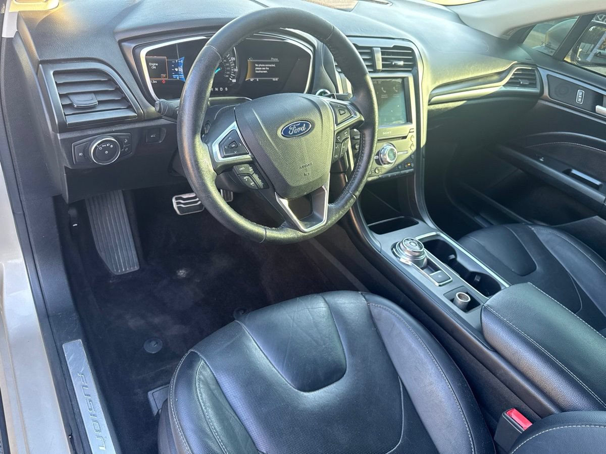 Used 2017 Ford Fusion Titanium AWD/4WD image 19