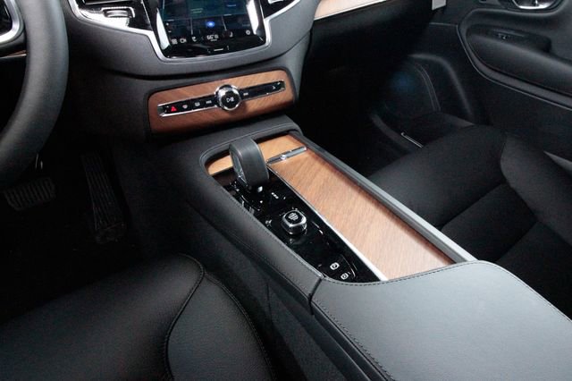 Certified 2025 Volvo XC90 B6 Plus w/ Protection Package Premier image 12