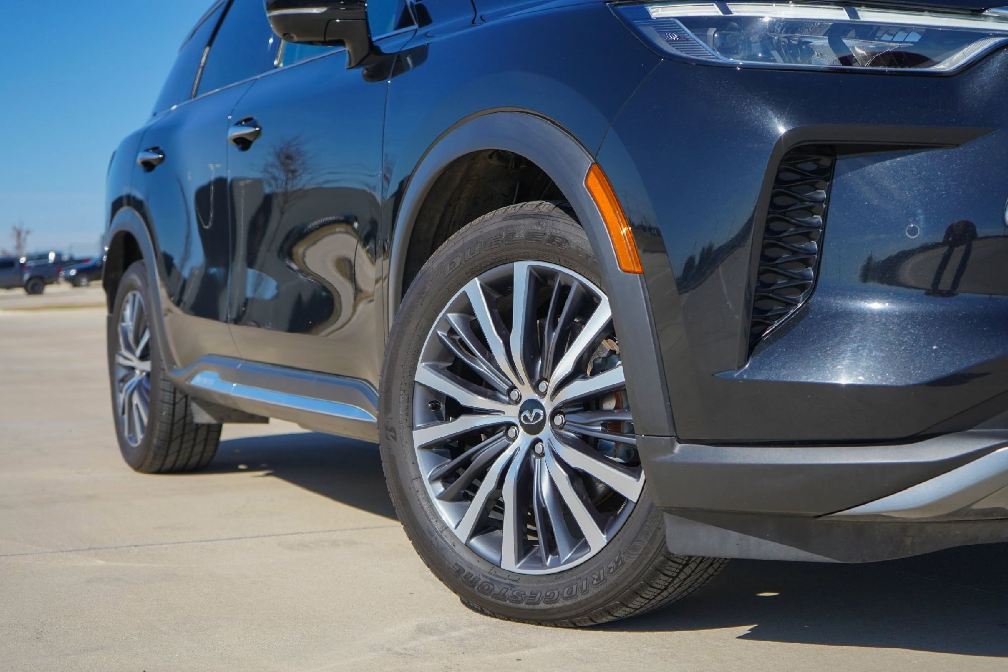 Certified 2023 INFINITI QX60 Sensory w/ Cargo Package image 2