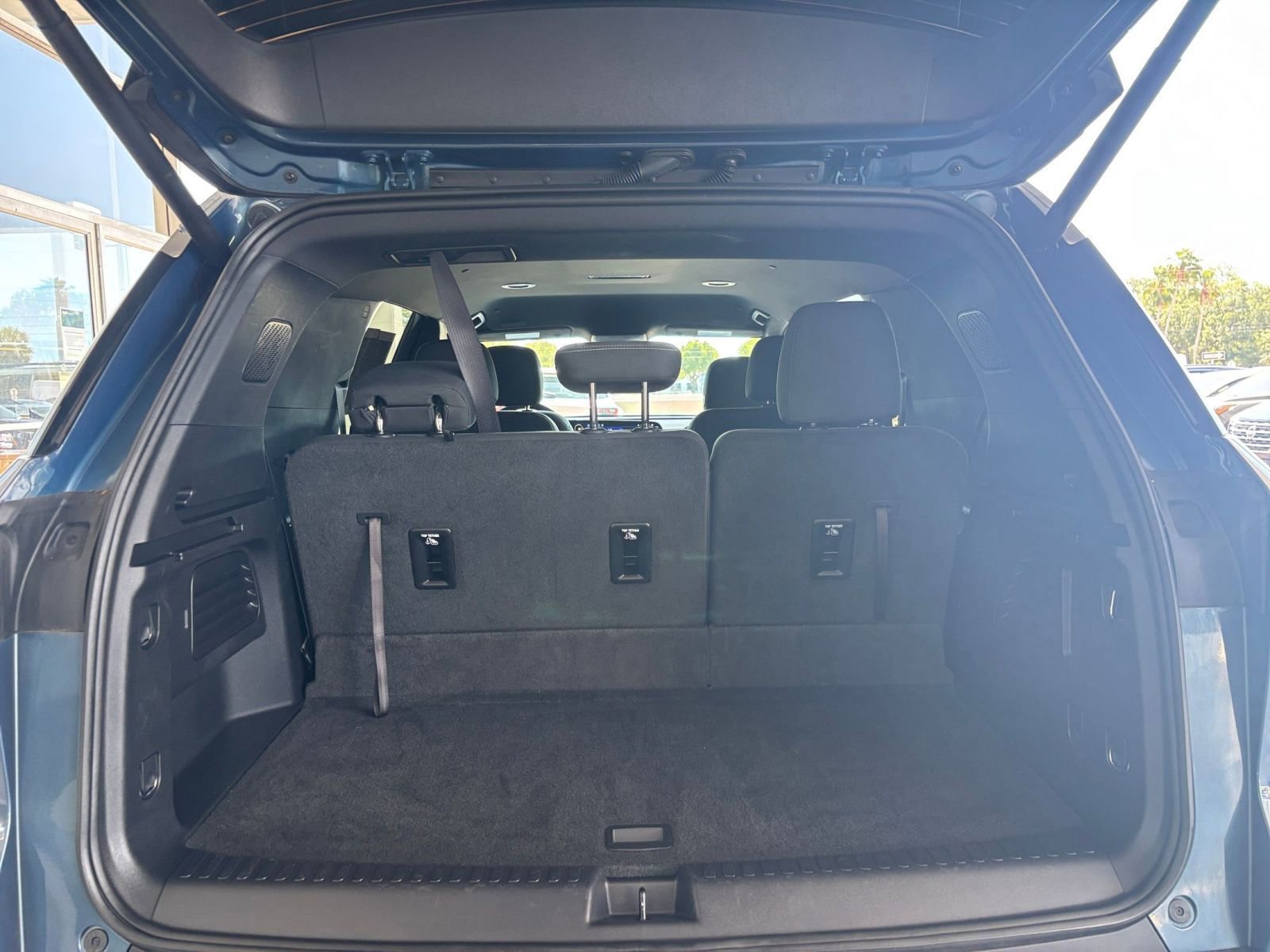 Used 2025 Chevrolet Traverse LT AWD/4WD image 35