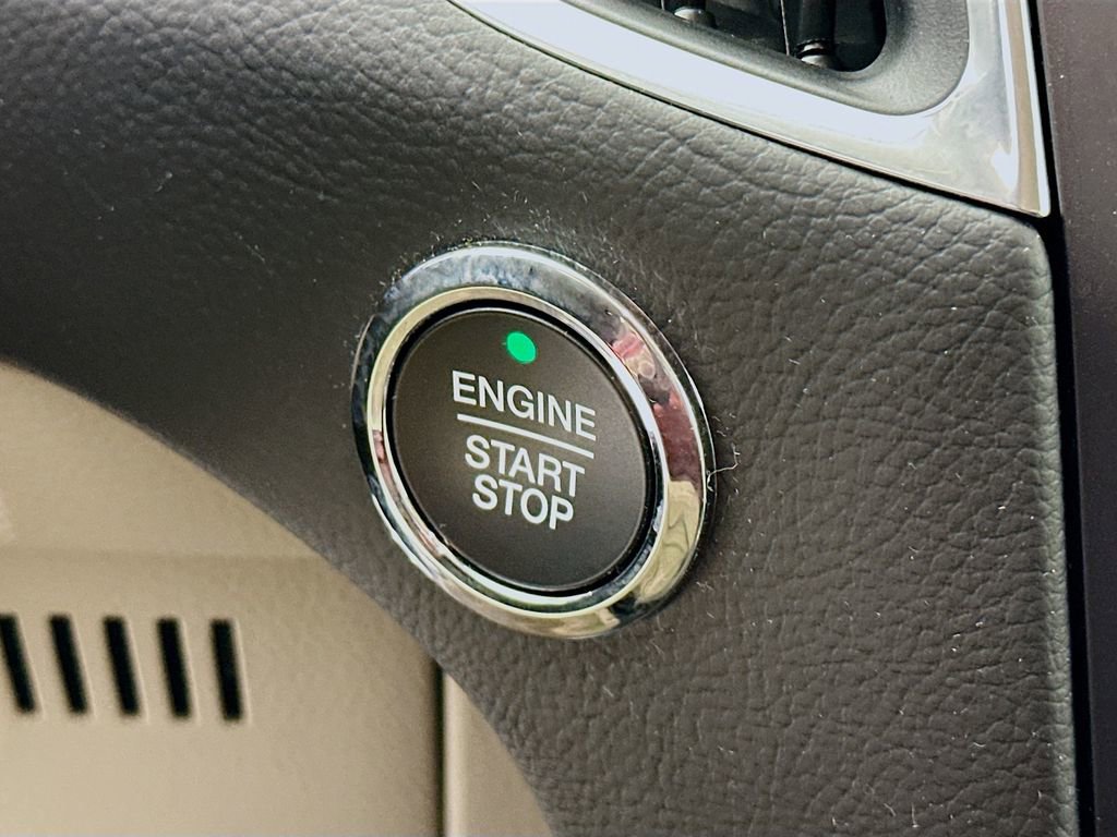 Used 2024 Ford Edge Titanium w/ Equipment Group 301A AWD/4WD image 19