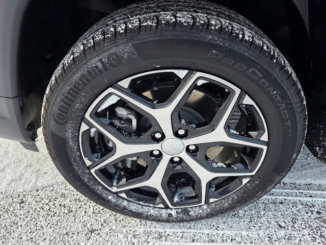 Certified 2024 Jeep Compass Limited image 25