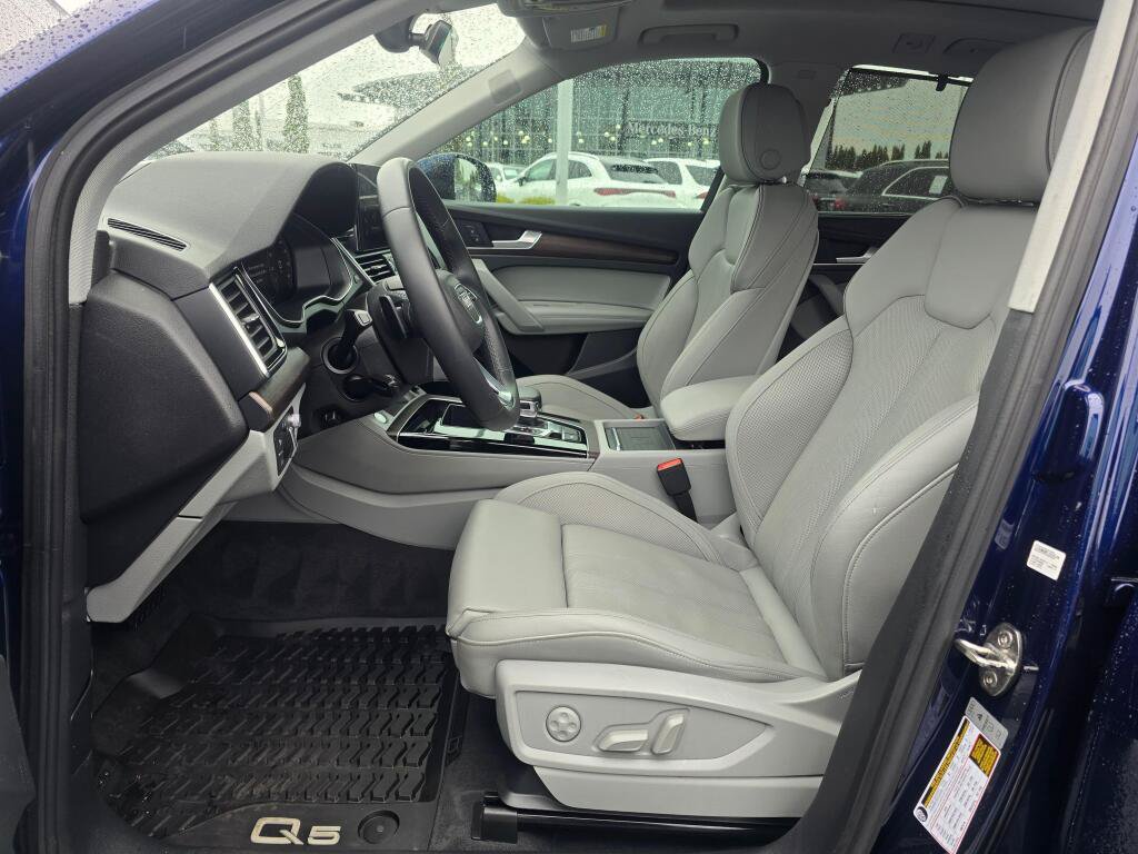 Used 2021 Audi Q5 Prestige w/ Prestige Package AWD/4WD image 13