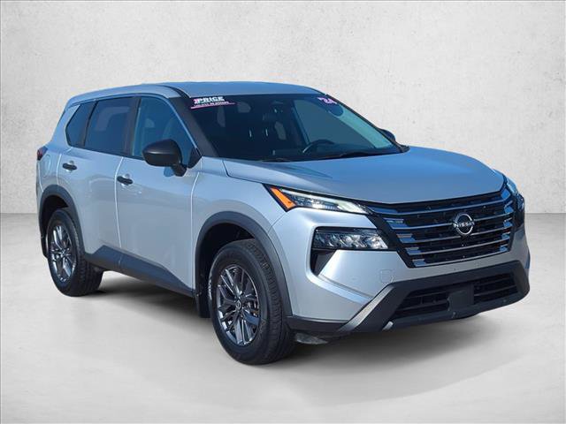 Used 2024 Nissan Rogue S AWD/4WD video 3