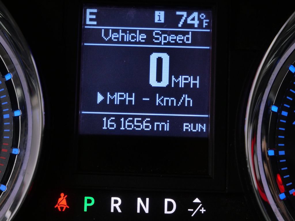 Used 2014 Chrysler Town & Country Touring FWD image 22