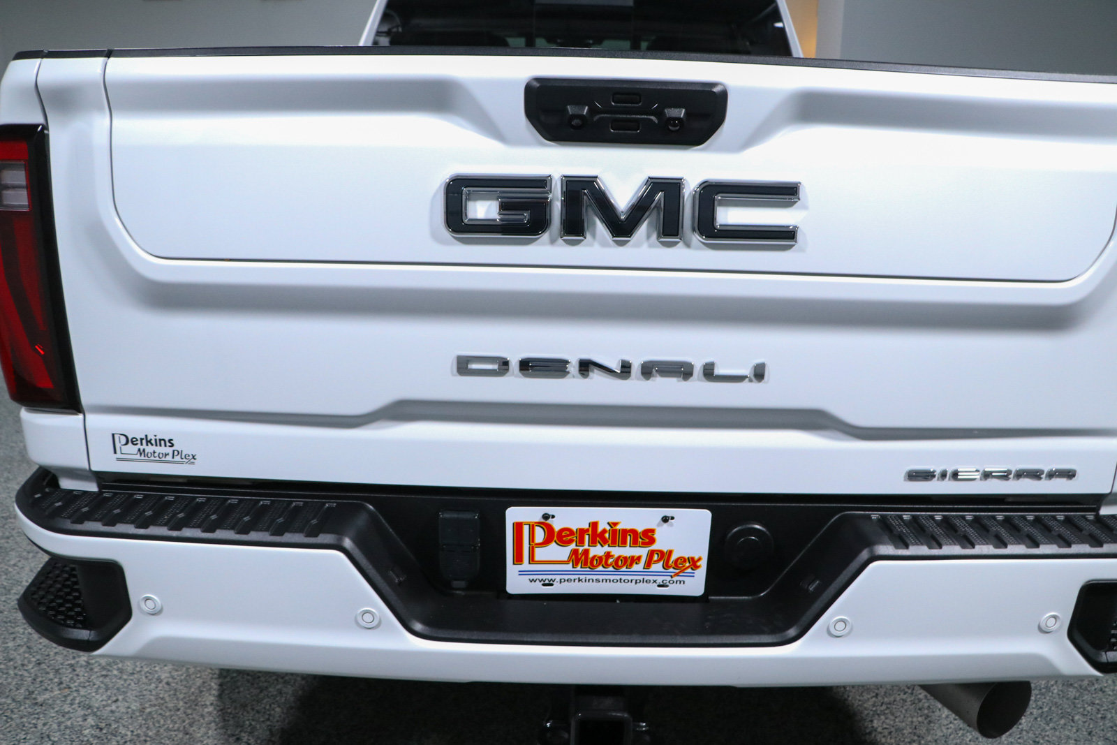 Used 2024 GMC Sierra 2500 Denali Ultimate w/ Max Trailering Package AWD/4WD image 8
