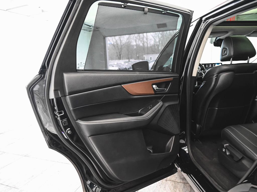 Used 2022 Acura MDX SH-AWD w/ Technology Package image 12