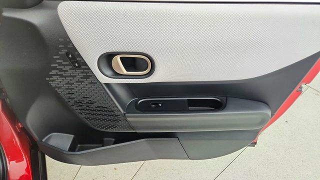 Used 2025 MINI Cooper 4-Door Hardtop image 23