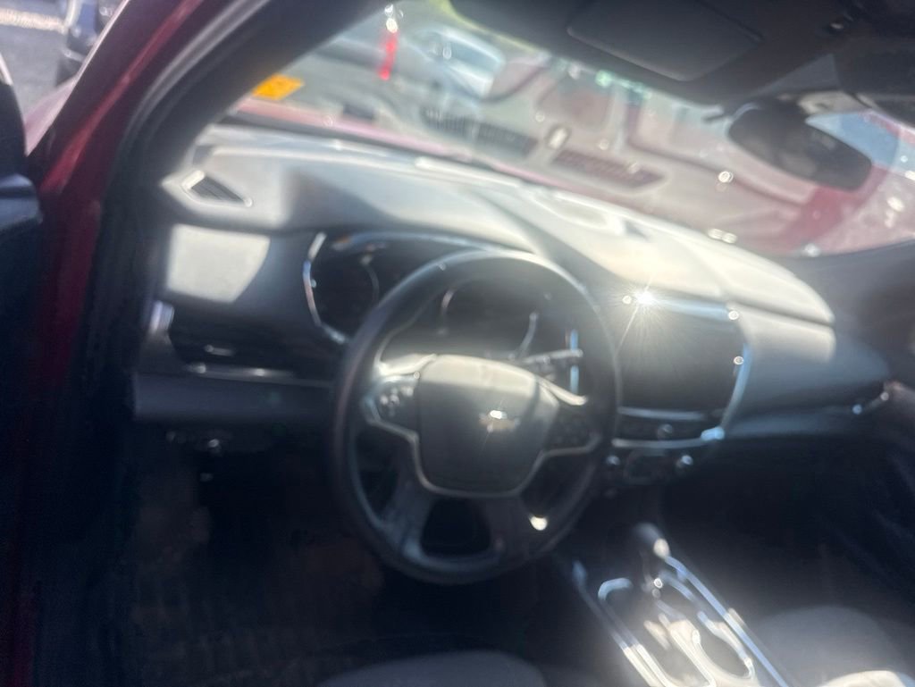 Used 2023 Chevrolet Traverse LT w/ LPO, Cargo Package AWD/4WD image 18