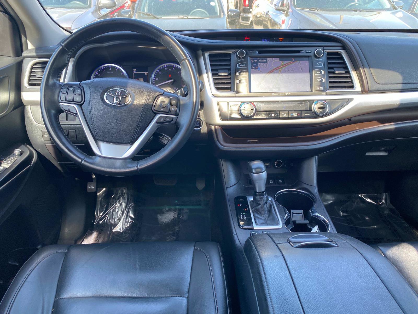 Used 2019 Toyota Highlander XLE image 11