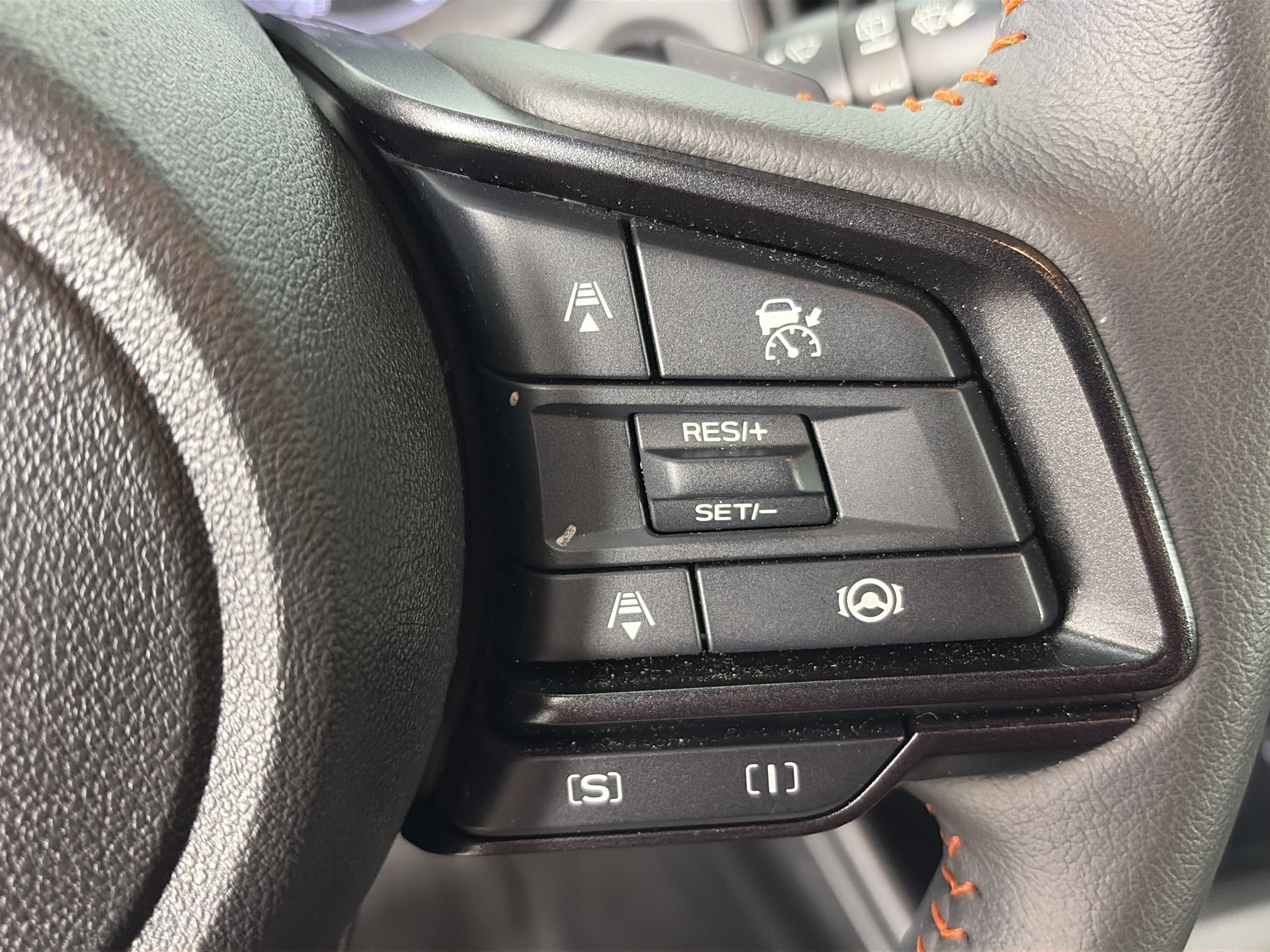 Used 2025 Subaru Crosstrek 2.5i Limited w/ Crosstrek Mirror Package AWD/4WD image 30