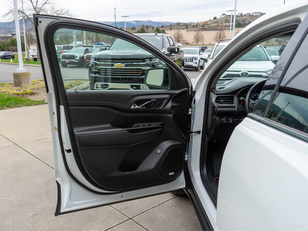 Used 2021 GMC Acadia AT4 w/ Technology Package image 19