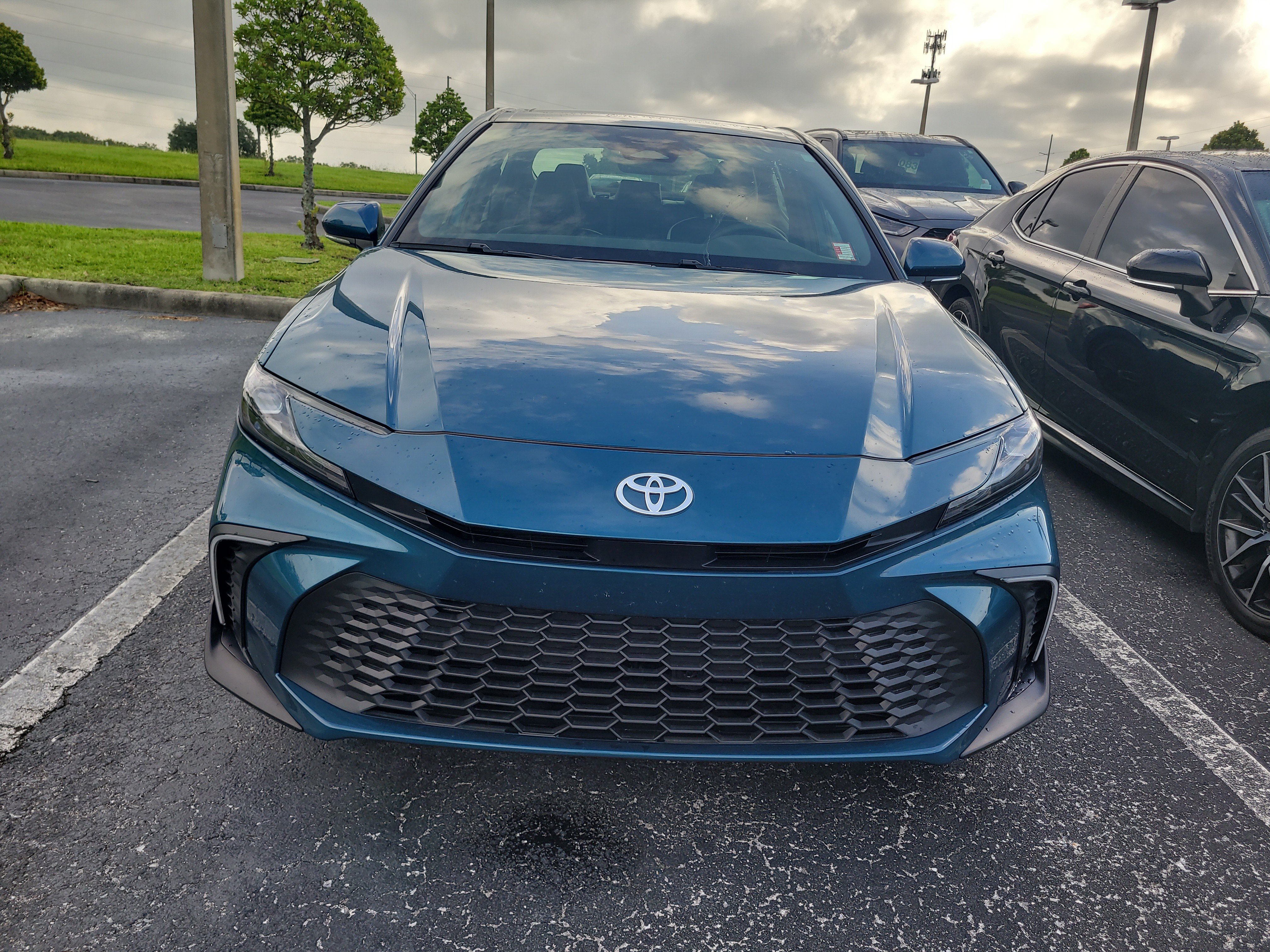 Used 2025 Toyota Camry SE w/ Multimedia Upgrade Package FWD image 2