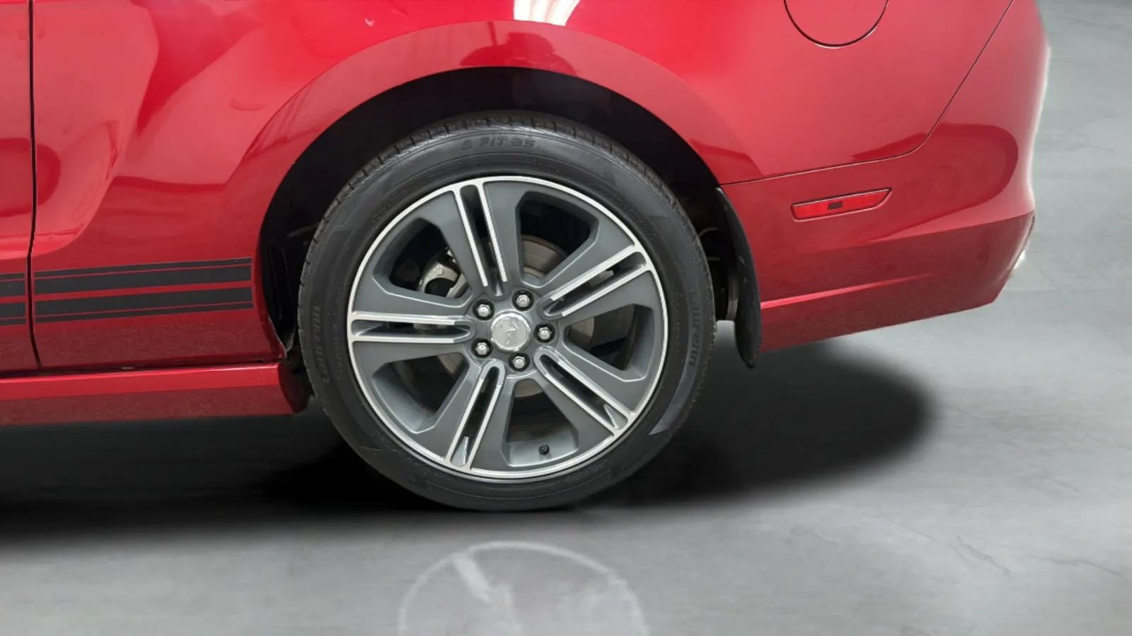 Used 2013 Ford Mustang Coupe w/ V6 Performance Pkg RWD image 26