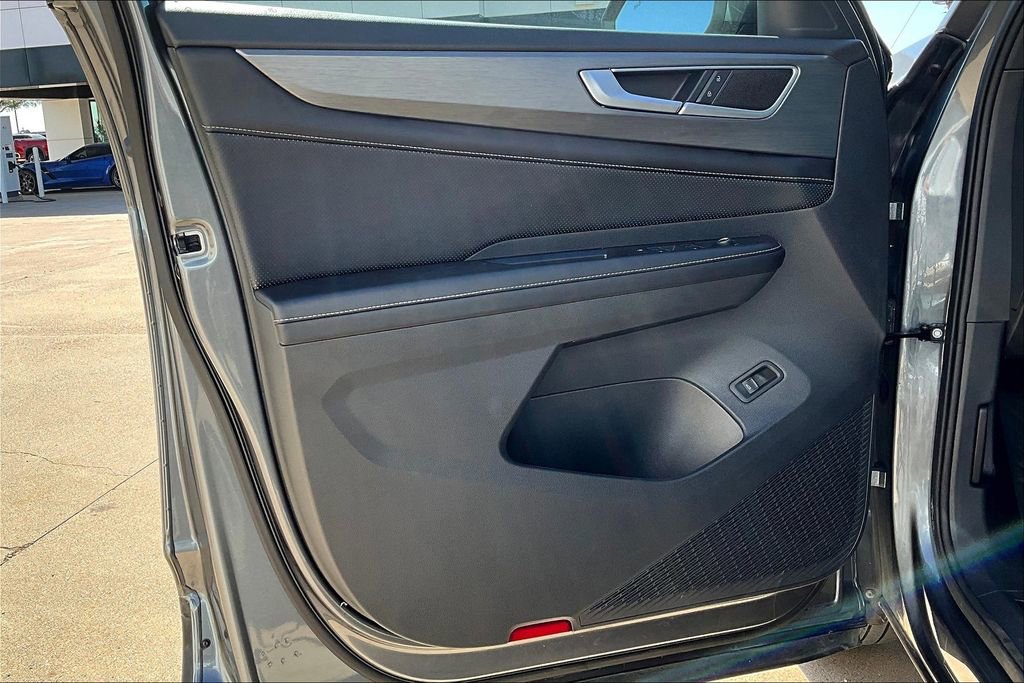 Used 2024 Volkswagen Atlas Cross Sport SE image 20