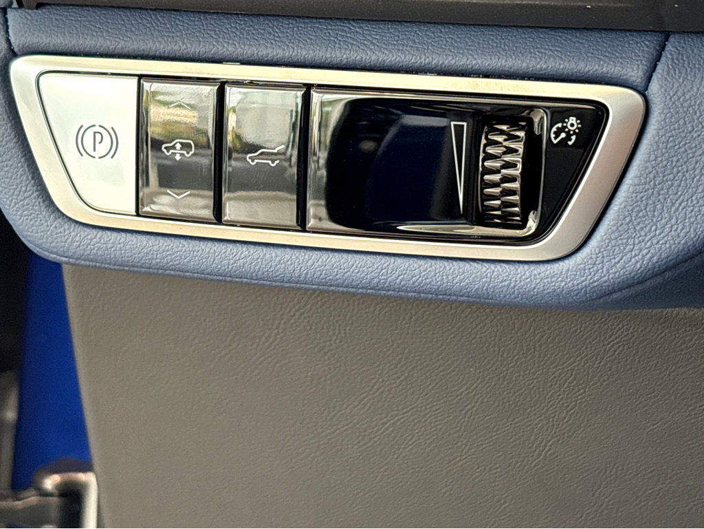 New 2026 Cadillac Vistiq Premium Luxury image 12