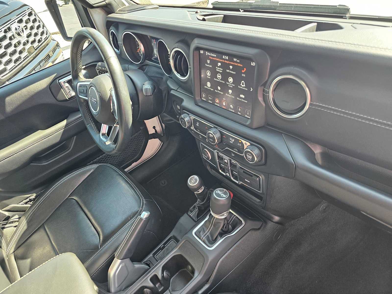 Used 2019 Jeep Wrangler Unlimited Sahara AWD/4WD image 11