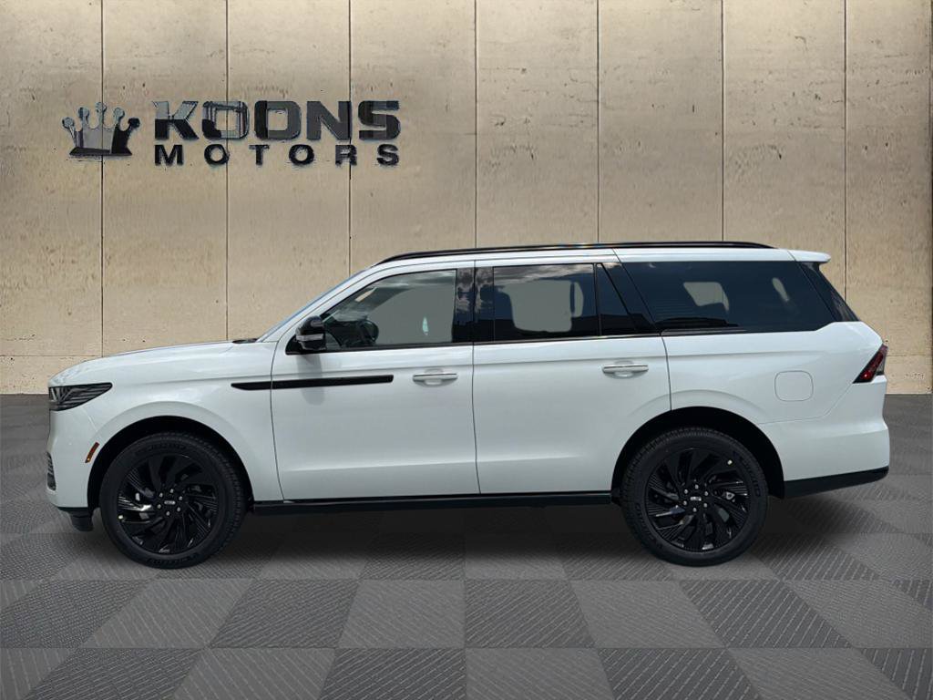 New 2026 Lincoln Navigator Reserve w/ Jet Appearance Package AWD/4WD image 4